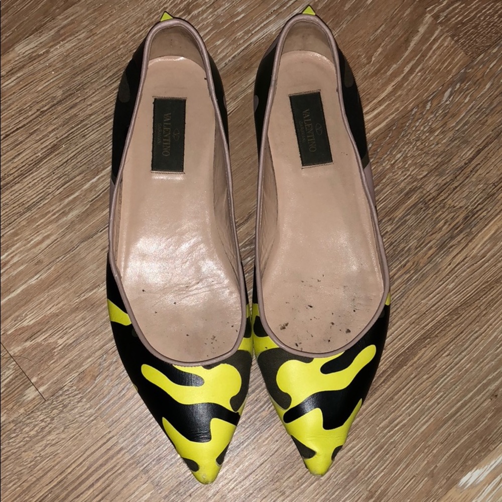 AUTHENTIC Valentino Camo Flats